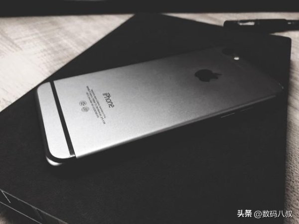 实盘股票配资公司 为何国人偏爱iPhone？市场反差引热议，真实原因戳中无数国人内心